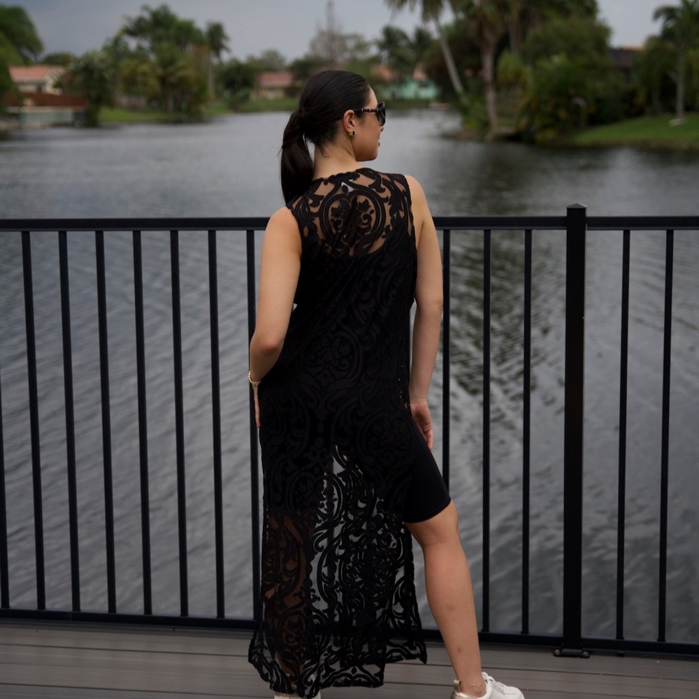 Black Asymmetrical Sleeveless Tank Top